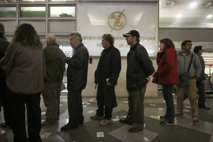 Βροχή τα εξώδικα της ΔΕΗ: Ποιους καταναλωτές έχει βάλει στο στόχαστρο