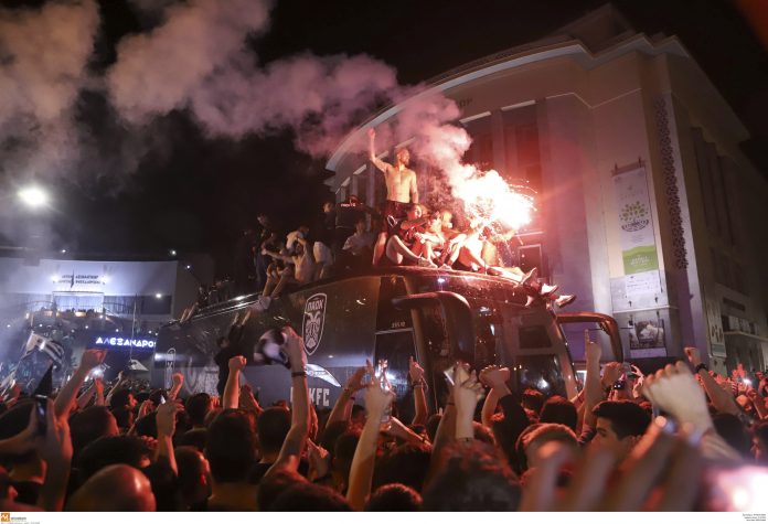 Αποθέωσαν τον Κυπελλούχο ΠΑΟΚ οι οπαδοί του
