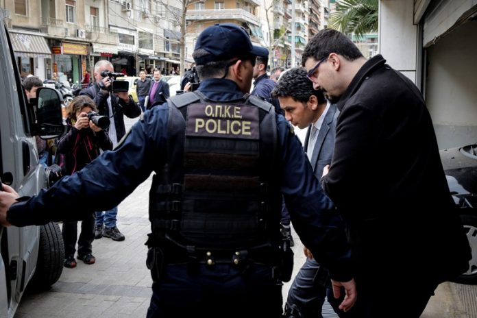 Ελεύθερος και δεύτερος Τούρκος στρατιωτικός