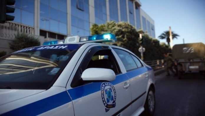 Εντοπίστηκε νεκρή από πυροβολισμό γυναίκα στη Μάνδρα