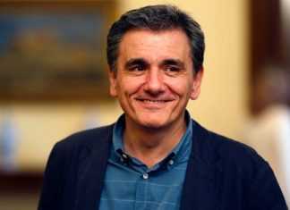 Επίτιμος διδάκτορας ο Ευκλείδης Τσακαλώτος