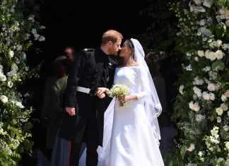 Ο πρίγκιπας Χάρι και η Μέγκαν Μαρκλ είναι πλέον σύζυγοι, όπως τους ονόμασε ο αρχιεπίσκοπος του Καντέρμπερι Τζάστιν Ουέλμπι, πνευματικός ηγέτης της Αγγλικανικής Εκκλησίας, ο οποίος τέλεσε τον σημερινό γάμο.