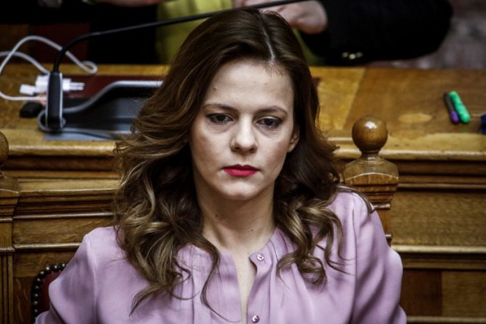 Στην Αχτσιόγλου οι προτάσεις της ΓΣΕΕ Στην Αχτσιόγλου οι προτάσεις της ΓΣΕΕ