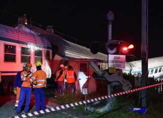 Ο τραγικός απολογισμός από τη σύγκρουση φορτηγού με τρένο