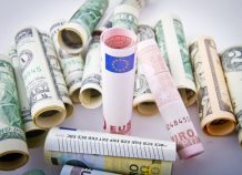 Ενισχύεται οριακά το ευρώ έναντι του δολαρίου Ενισχύεται οριακά το ευρώ έναντι του δολαρίου