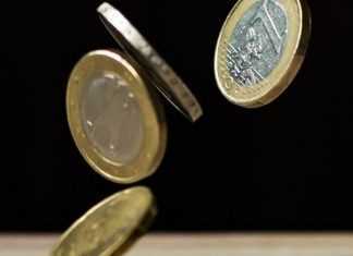 Ξέφυγε το ευρώ από τα χαμηλά επίπεδα