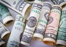 Σε υψηλά επίπεδα το δολάριο Σε υψηλά επίπεδα το δολάριο