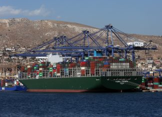 Die Zeit: Διθυραμβικά σχόλια για το λιμάνι του Πειραιά