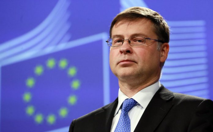 Β. Ντομπρόβσκις: Μόνο με μεταρρυθμίσεις ελάφρυνση χρέους