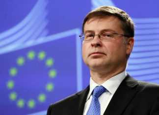 "Μην περιμένετε κούρεμα χρέους" ξεκαθαρίζει ο Ντομπρόβσκις