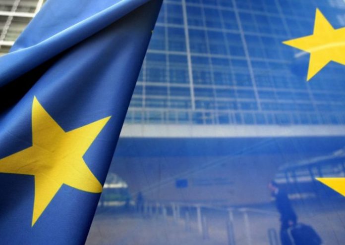 WSJ: Οι ελληνικές μετοχές οδεύουν προς την καλύτερη επίδοση εδώ και 20 χρόνια