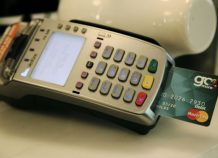 Εκτοξεύθηκε η χρήση καρτών στην Ελλάδα: Σε POS και τα μικροποσά