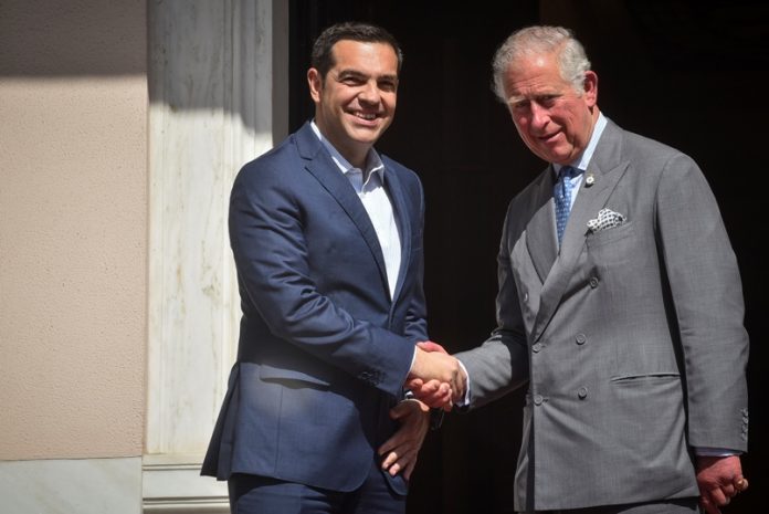 Ο Τσίπρας υποδέχθηκε τον πρίγκιπα Κάρολο στο Μαξίμου