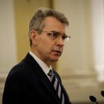 "Υμνοι" Πάιατ στην Ελλάδα, "χαστούκια" στην Τουρκία