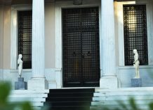 "Καμία ανάμειξη στην παραίτηση Φραγκιαδάκη", λέει το Μαξίμου