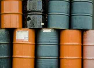 Σιγκαπούρη: Στην κορυφή η τιμή πετρελαίου