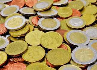 ΕΚΤ: Συνεχίζεται η... κατρακύλα για τράπεζες και τραπεζίτες