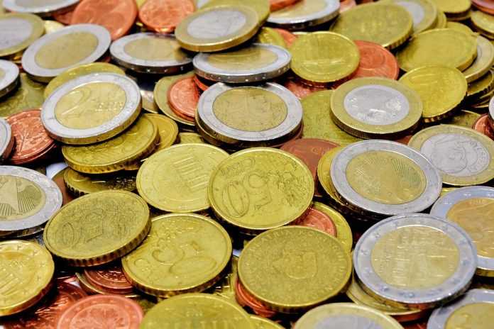 ΕΚΤ: Συνεχίζεται η... κατρακύλα για τράπεζες και τραπεζίτες