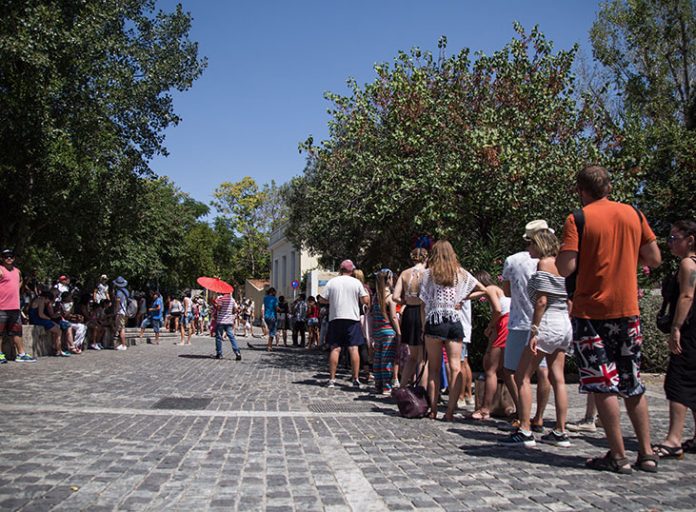 Πόσα ξόδεψαν οι ηλικιωμένοι τουρίστες που ήρθαν στην Ελλάδα;