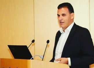 Μετά τη σακούλα σειρά να έχουν τα πλαστικά μπουκάλια και καλαμάκια