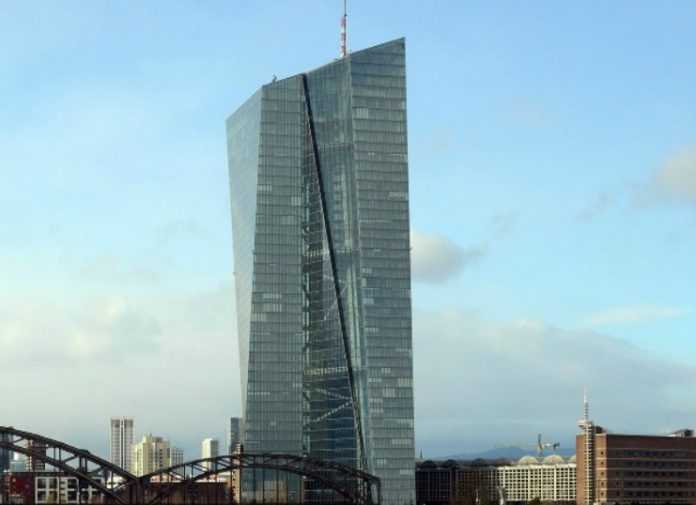 Η ΕΚΤ εξετάζει την πώληση «κόκκινων δανείων» μέσω πλατφόρμας και σε μικρότερους επενδυτές