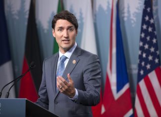 Αντίποινα Καναδά σε ΗΠΑ: Η απάντηση Τριντό στους δασμούς Τραμπ