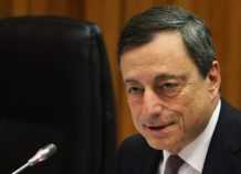 ΕΚΤ: Μηδενικά επιτόκια έως το καλοκαίρι του 2019 «Παγώνει» τα (μηδενικά) επιτόκια για ένα χρόνο ακόμη η Ευρωπαική Κεντρική Τράπεζα (ΕΚΤ). Όπως ανακοίνωσε σήμερα ο επικεφαλής της ΕΚΤ, Μ. Ντράγκι