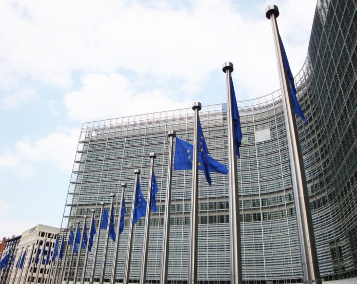 Εκθεση συμμόρφωσης Κομισιόν: Η Ελλάδα έκλεισε τα προαπαιτούμενα