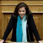 Καταπέλτης η Ντόρα: "Υποθηκεύετε επί 99 χρόνια για 26 δισ. την ελληνική περιουσία"