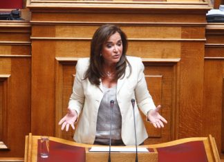 "Κεραυνοί" από Ντόρα: "Η κοροϊδία έχει τα όρια της…"