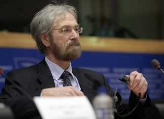 Π. Πράετ: Σταδιακή περιστολή των αγορών ομολόγων από την ΕΚΤ