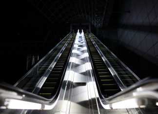 Από το ισόγειο στο... ρετιρέ: Πιο εύκολη στην Ελλάδα η κοινωνική ανάβαση