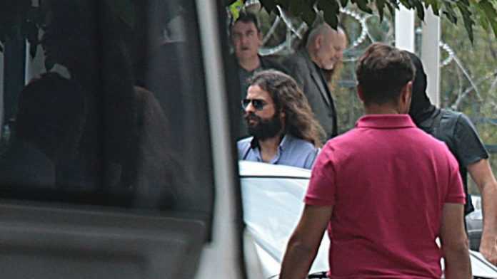 Απολογείται ο Κ. Μπαρμπαρούσης