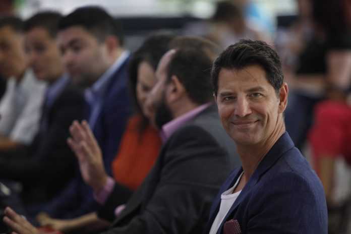 Δικαστικές περιπέτειες για τον Σάκη: Δεσμεύτηκαν εταιρικοί λογαριασμοί του