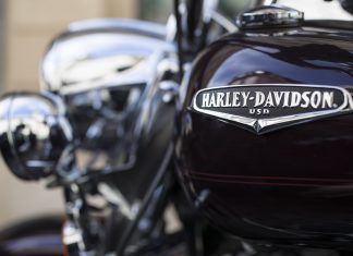 Με τη Harley Davidson τα «έβαλε» ο Τραμπ