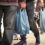 Η πλαστική σακούλα γεμίζει τα κρατικά ταμεία: Τα έσοδα από την κατάργησή της Η πλαστική σακούλα γεμίζει τα κρατικά ταμεία: Τα έσοδα από την κατάργησή της