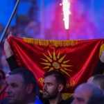 Σφάζονται στα Σκόπια για το όνομα: Στα μαχαίρια Πρόεδρος και Πρωθυπουργός