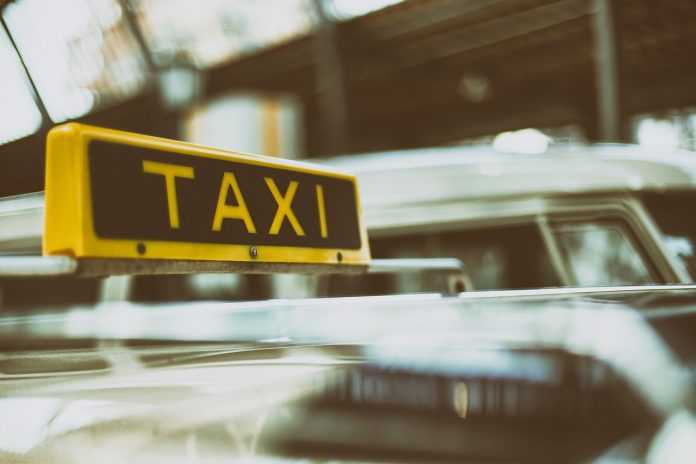 Συλλήψεις επαγγελματιών οδηγών για παραβάσεις σε κόμιστρα Συλλήψεις επαγγελματιών οδηγών για παραβάσεις σε κόμιστρα