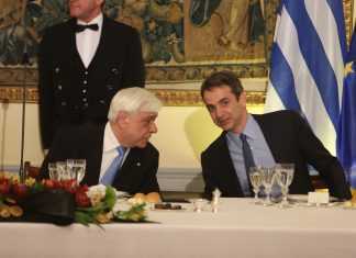 Συνάντηση με τον Παυλόπουλο ζητά εκτάκτως ο Μητσοτάκης
