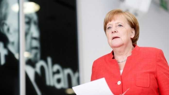 Το τελεσίγραφο στη Μέρκελ - Ζεεχόφερ: 