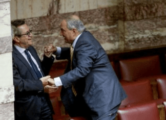 Τη βοήθεια Νικολόπουλου πήρε ο Καραμανλής στη Βουλή: Δείτε γιατί (Φωτο)