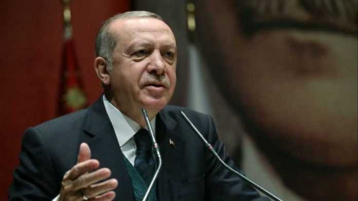 Δεν έχει φρένο ο κατήφορος της λίρας