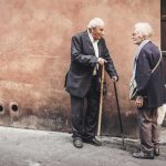 Πόσο κοστίζει η γήρανση του πληθυσμού στην Ελλάδα Πόσο κοστίζει η γήρανση του πληθυσμού στην Ελλάδα