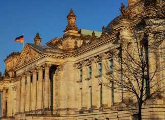 "Αρρώστησαν" στο Βερολίνο με την ακριβότερη εξαγορά