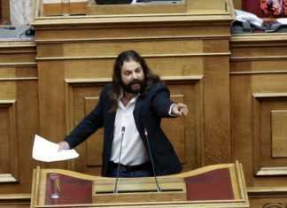 Δίωξη για "εσχάτη προδοσία" στον Μπαρμπαρούση: Συνελήφθη ο βουλευτής της Χρυσής Αυγής