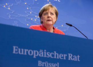 Ετσι ο Αλέξης έκανε το χατήρι της Αγγελας: Δέχεται πρόσφυγες από τη Γερμανία