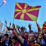 "Καίγεται" η Μέρκελ για τα Σκόπια: "Σε κίνδυνο η συμφωνία για το όνομα"