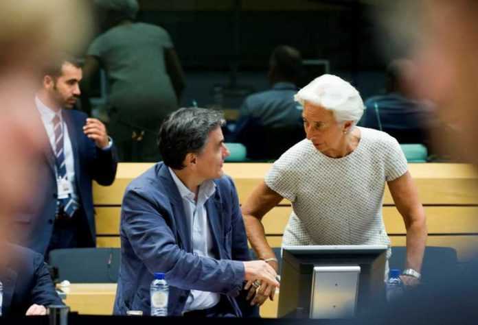 Μετράνε... κουκιά οι λογιστές των Βρυξελλών για την αποχώρηση του ΔΝΤ Μετράνε... κουκιά οι λογιστές των Βρυξελλών για την αποχώρηση του ΔΝΤ