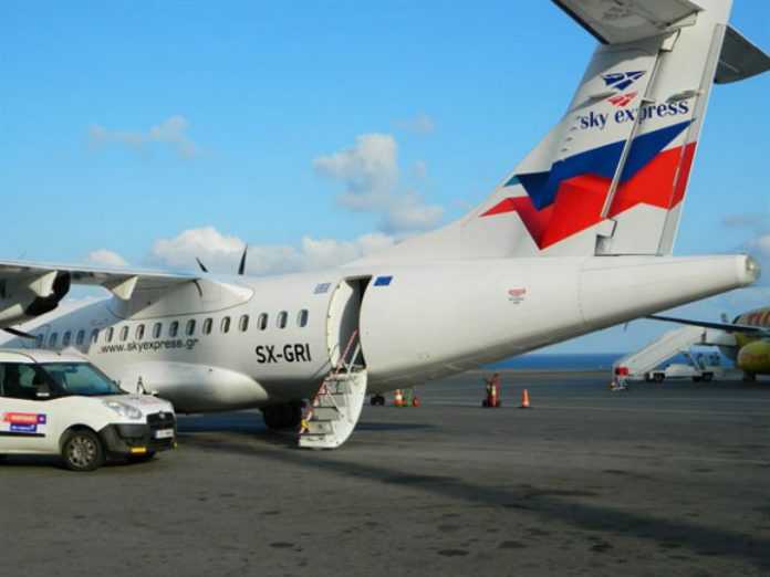 Νέο δρομολόγιο Αθήνα-Χανιά από τη Sky Express Νέο δρομολόγιο Αθήνα-Χανιά από τη Sky Express