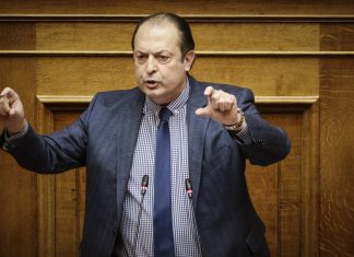 Λαζαρίδης: Δεν παραδίδω την έδρα μου